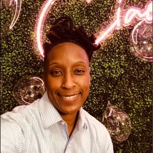 Meet your Posher, Crystal